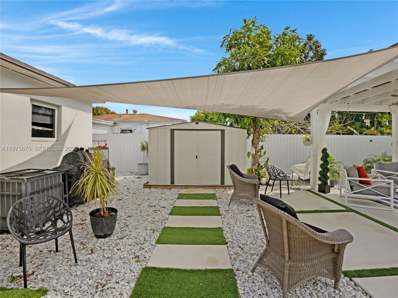 920 NE 159th St , North Miami Beach, FL 33162 Photo