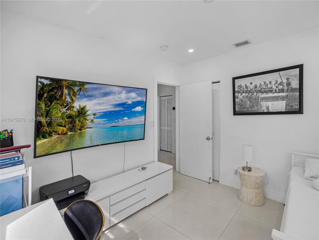 920 NE 159th St , North Miami Beach, FL 33162 Photo