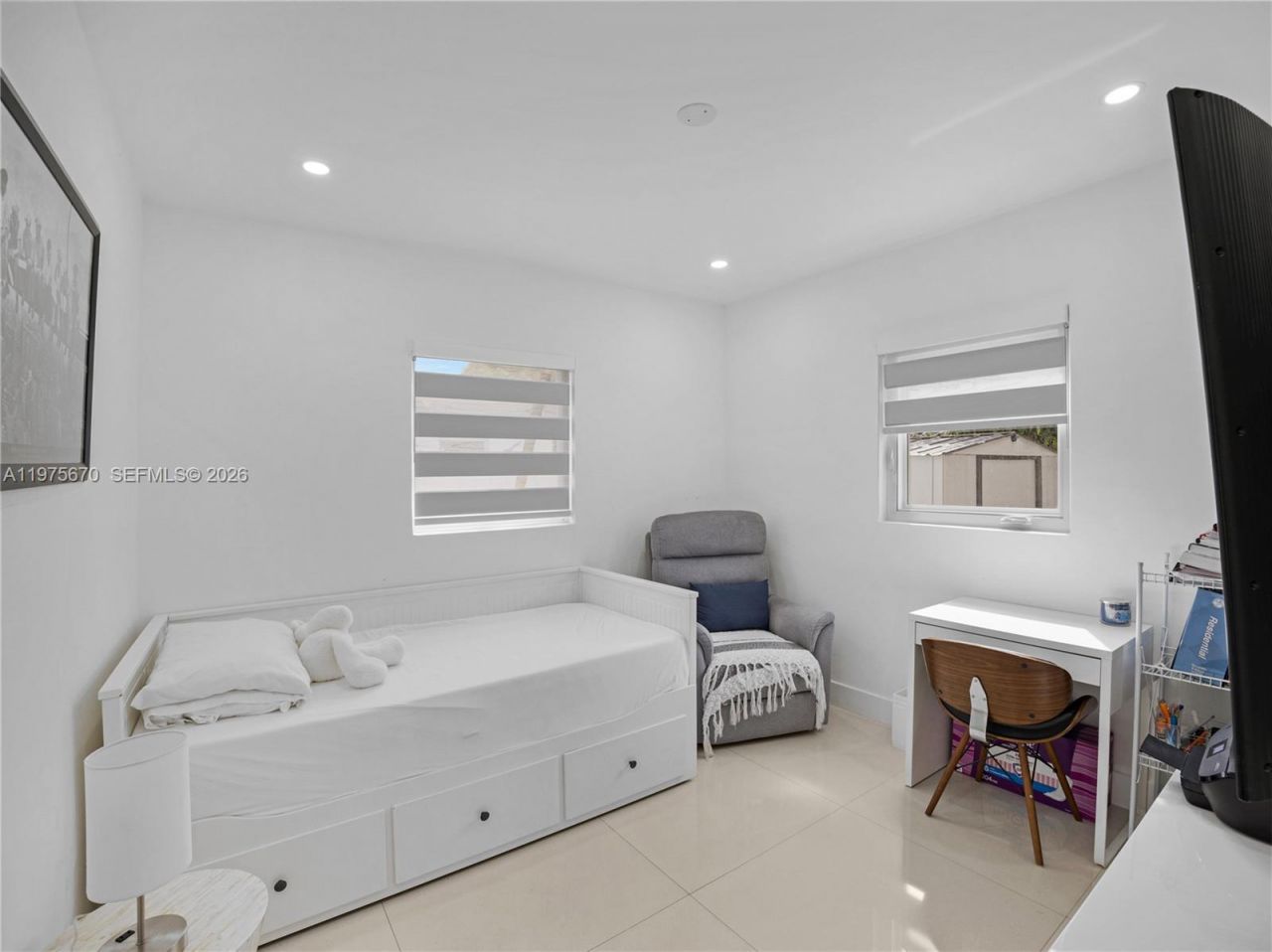 920 NE 159th St , North Miami Beach, FL 33162 Photo