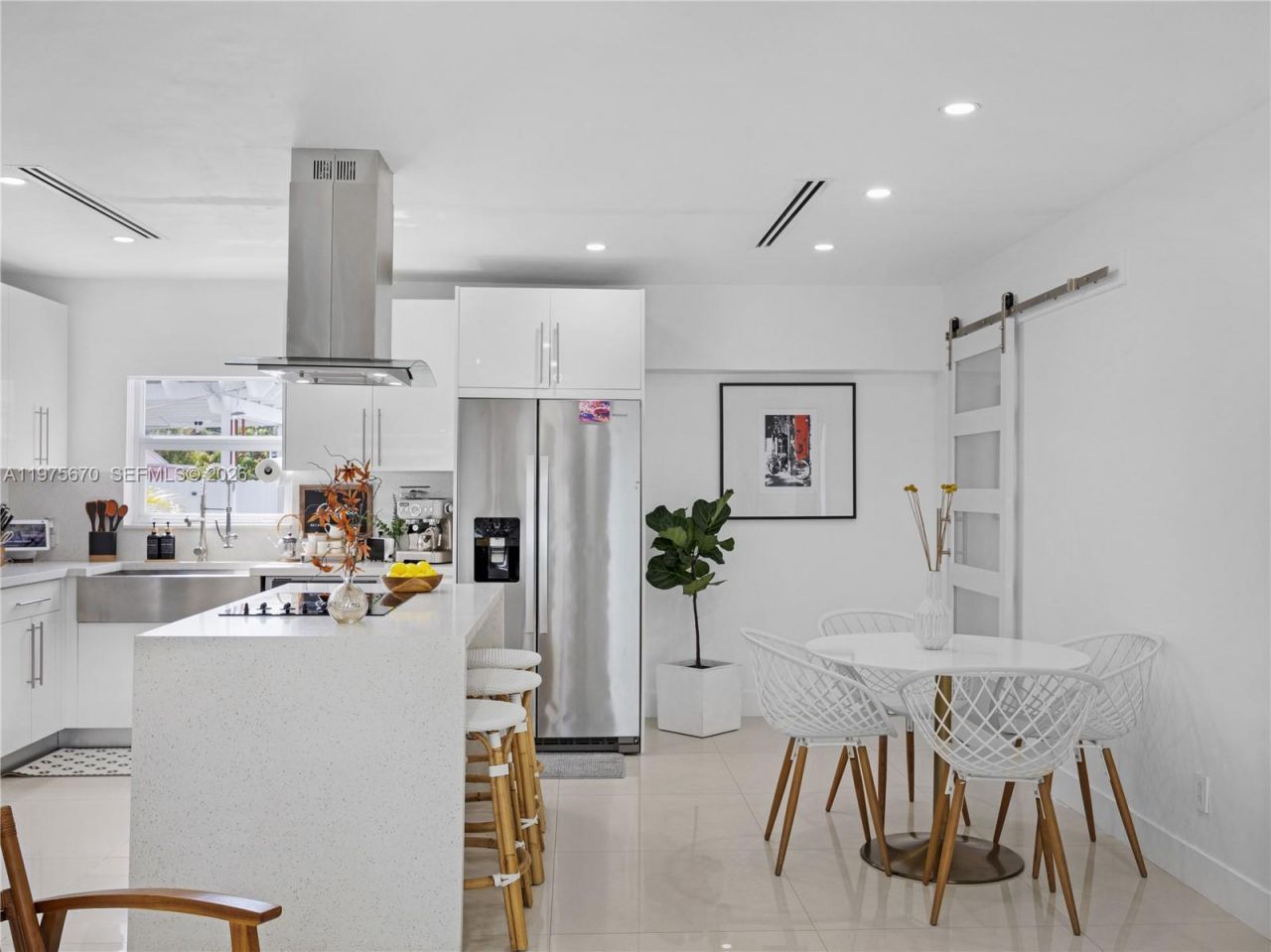 920 NE 159th St , North Miami Beach, FL 33162 Photo