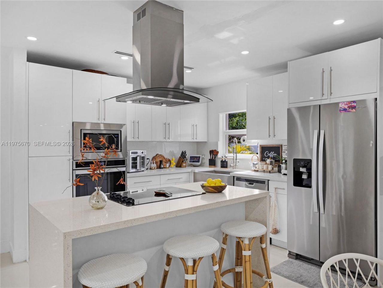 920 NE 159th St , North Miami Beach, FL 33162 Photo