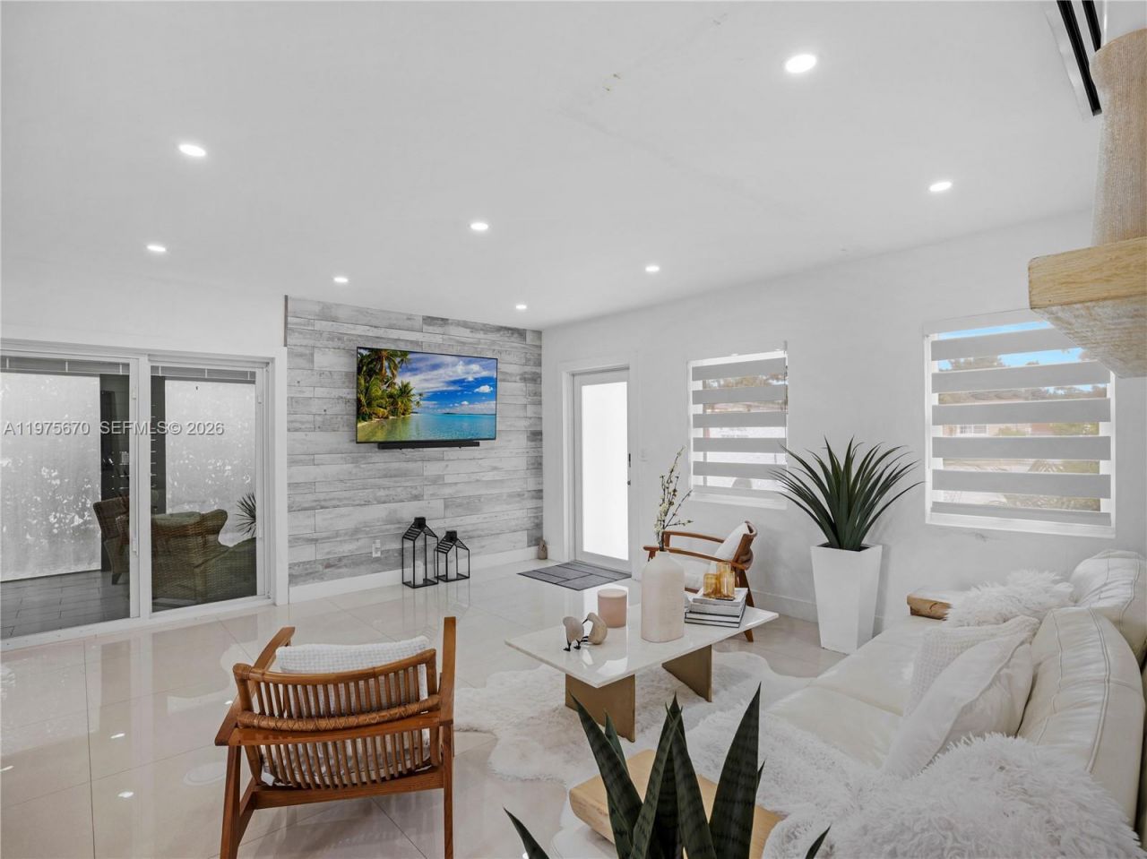 920 NE 159th St , North Miami Beach, FL 33162 Photo