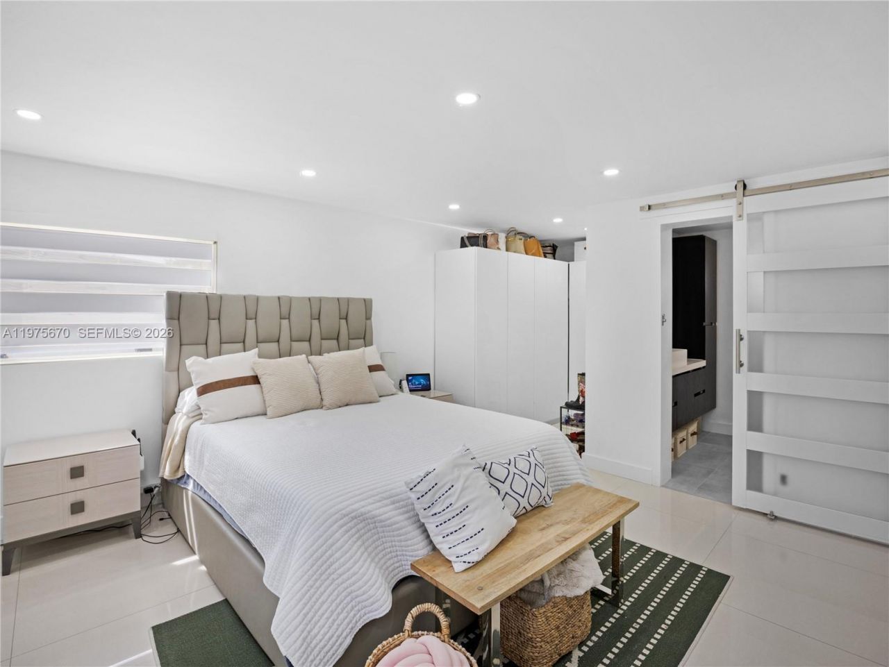 920 NE 159th St , North Miami Beach, FL 33162 Photo