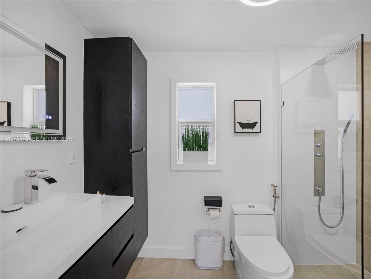 920 NE 159th St , North Miami Beach, FL 33162 Photo