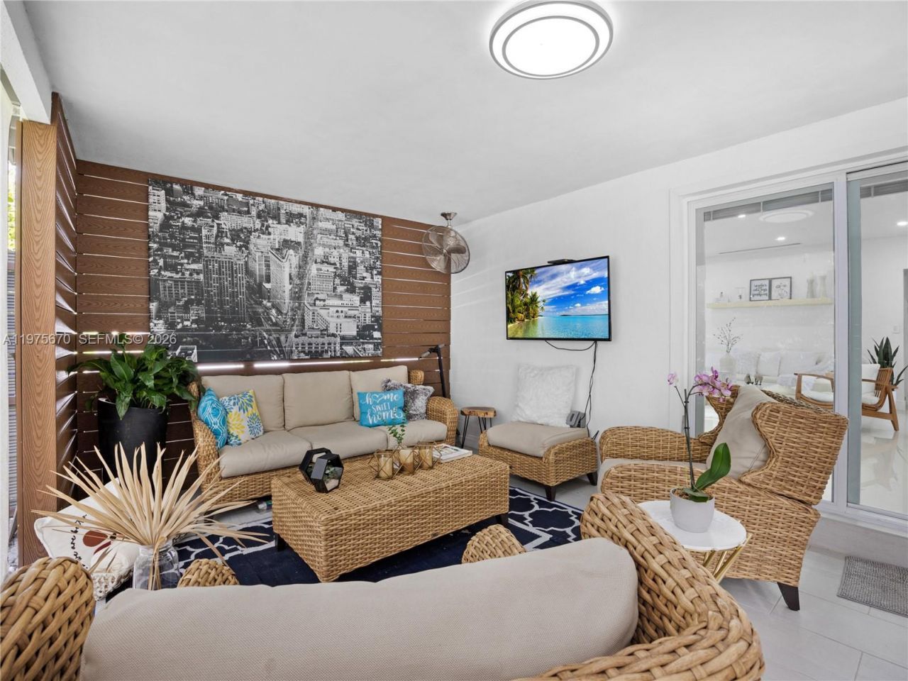 920 NE 159th St , North Miami Beach, FL 33162 Photo