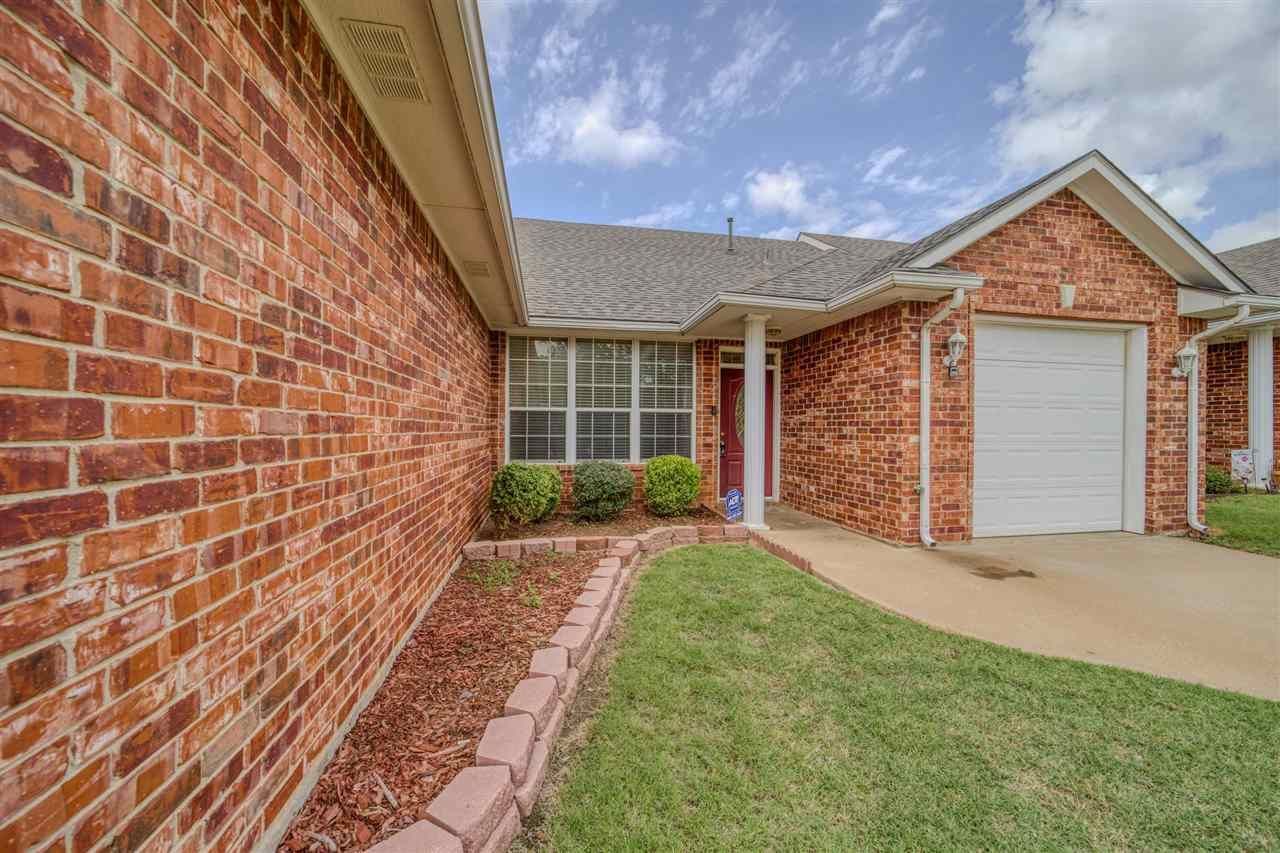 2904 NE 9th St, Lawton, OK 73507 Main Photo