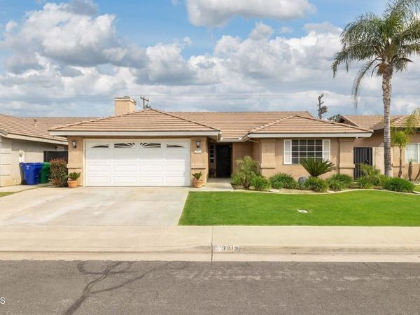 3212 Chuckwagon Street, Bakersfield, CA 93312