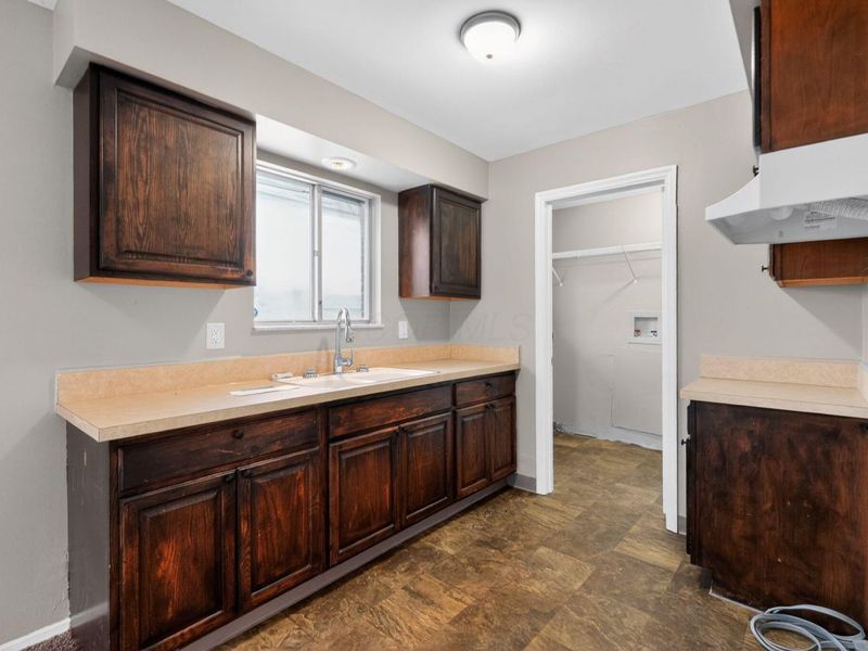 868 Liverpool Place , Westerville, OH 43081 Photo 12