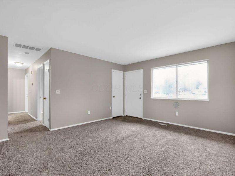 868 Liverpool Place , Westerville, OH 43081 Photo 2