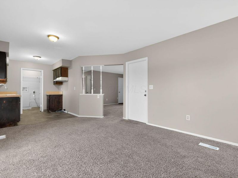 868 Liverpool Place , Westerville, OH 43081 Photo 5