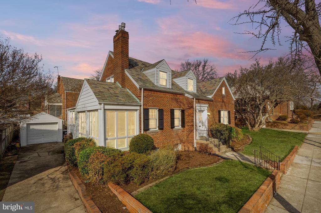 3918 17th Place Ne, Washington, DC 20018 Main Photo