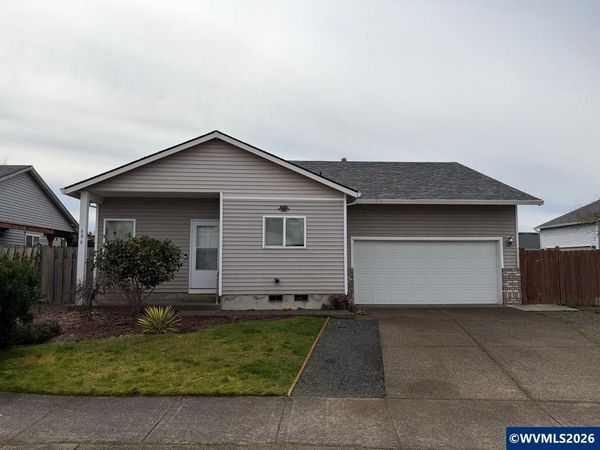 686 Columbia Dr, Molalla, OR 97038