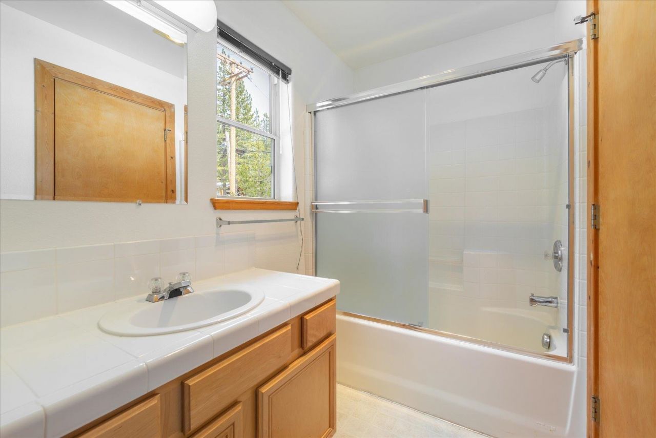 11870 Muhlebach Way, Truckee, CA 96161 Photo