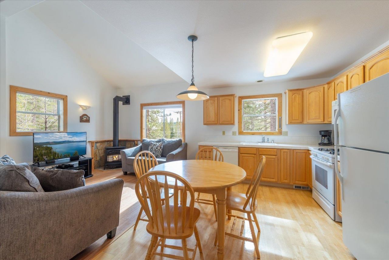 11870 Muhlebach Way, Truckee, CA 96161 Photo