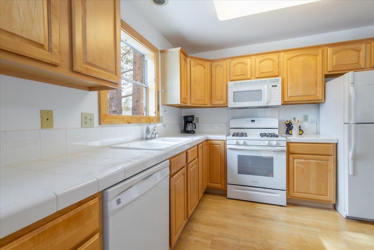 11870 Muhlebach Way, Truckee, CA 96161 Photo