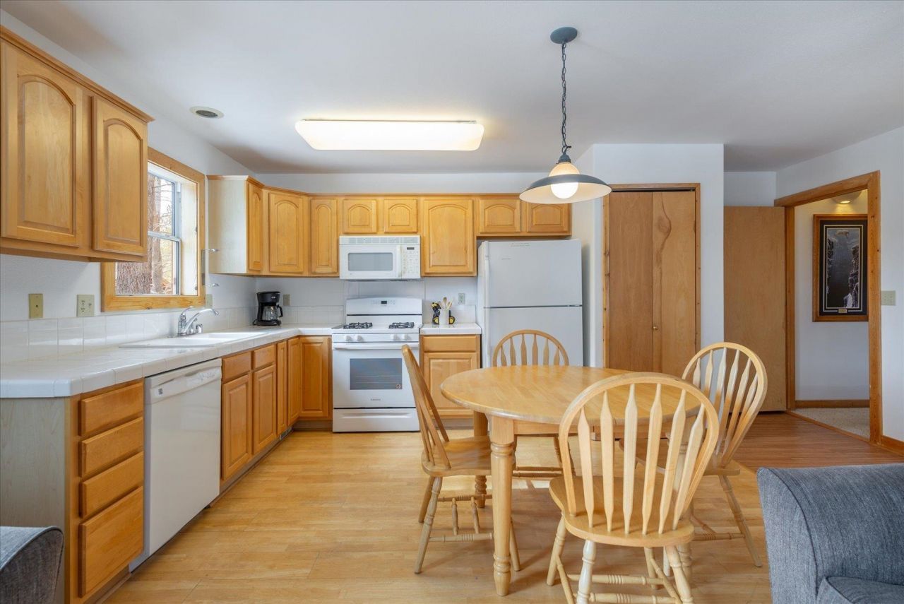 11870 Muhlebach Way, Truckee, CA 96161 Photo