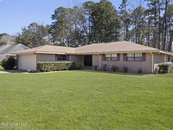 1034 Conley Circle, Ocean Springs, MS 39564