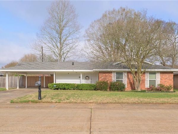4916 BLUEBIRD Lane , Alexandria, LA 71303