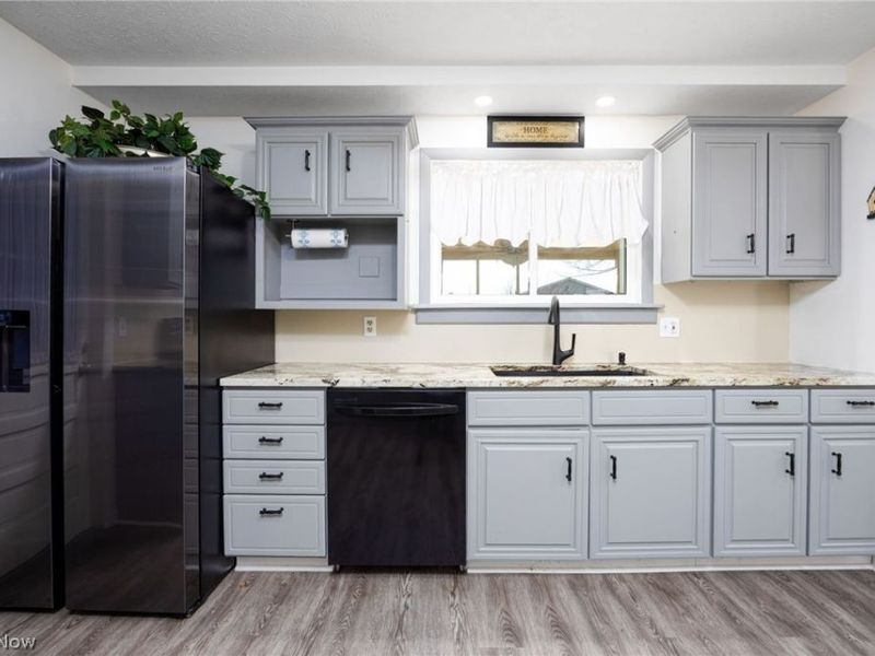 5220 Center Road, Brunswick Hills, OH 44212 Photo 14