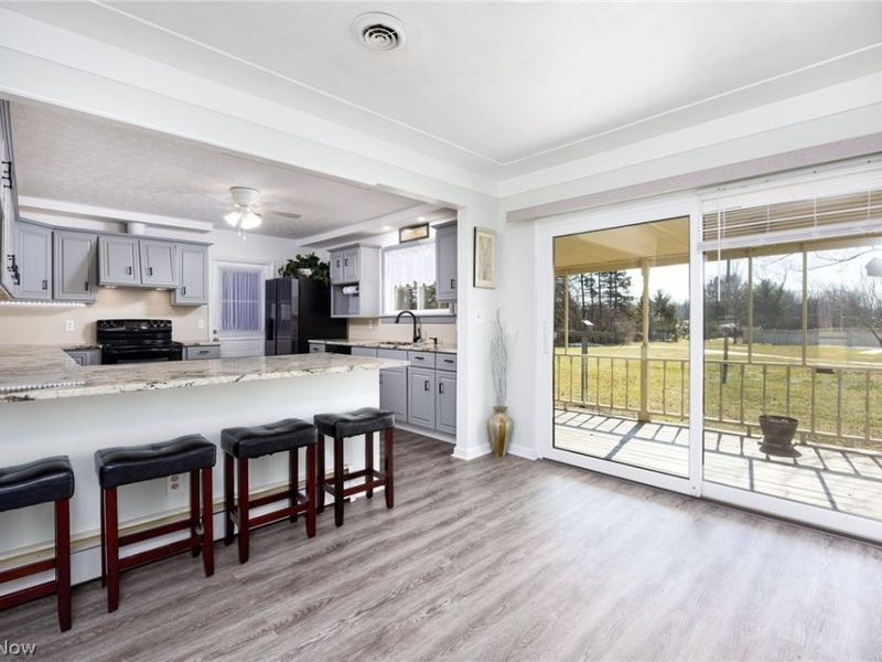 5220 Center Road, Brunswick Hills, OH 44212 Photo 9