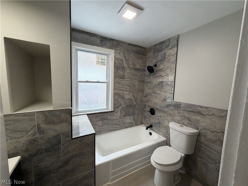 15340 Yorick Avenue, Unit Lower, Cleveland, OH 44110 Photo 10