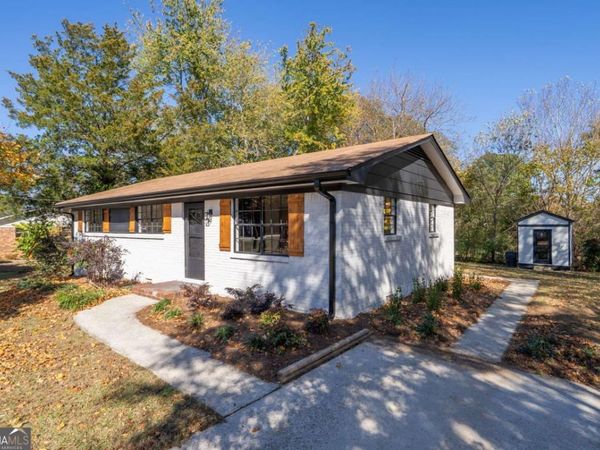 511 Lee Byrd Road, Loganville, GA 30052