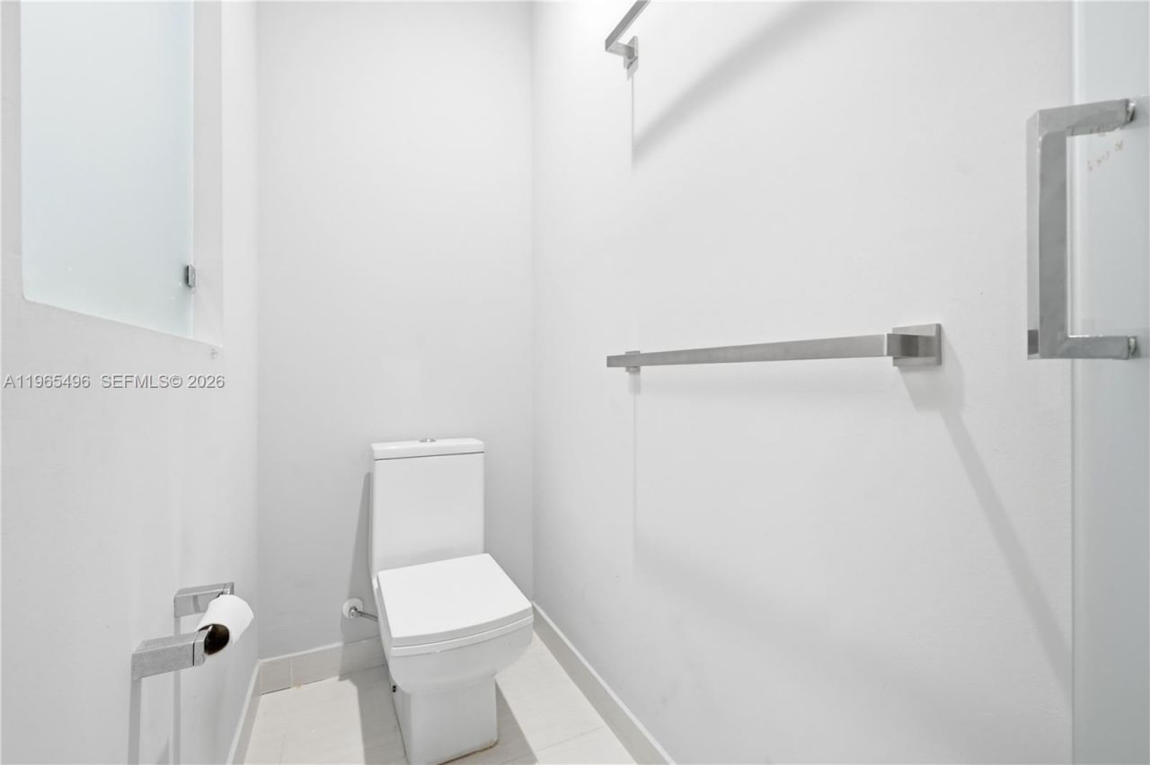 10530 NW 63rd Ter, Doral, FL 33178 Photo