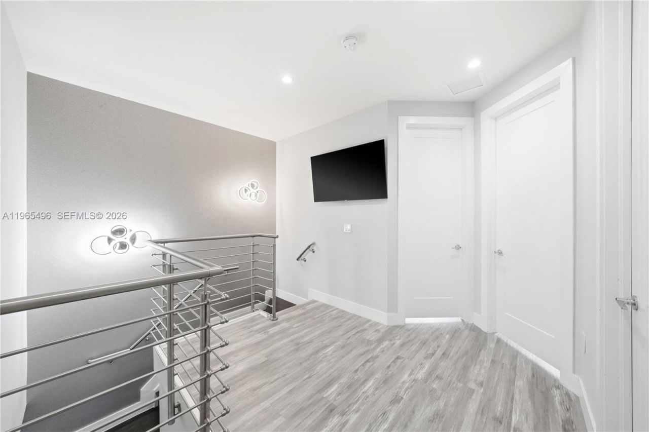 10530 NW 63rd Ter, Doral, FL 33178 Photo