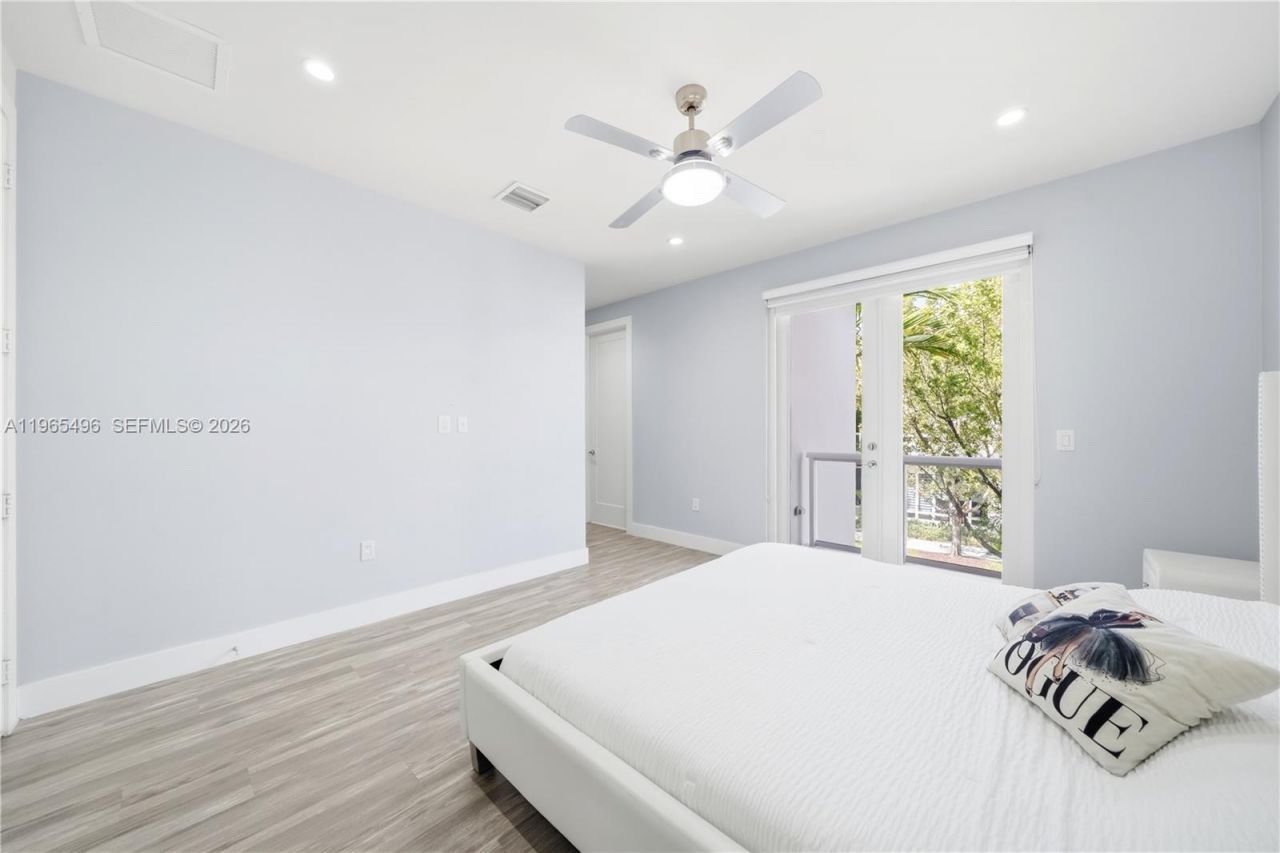 10530 NW 63rd Ter, Doral, FL 33178 Photo