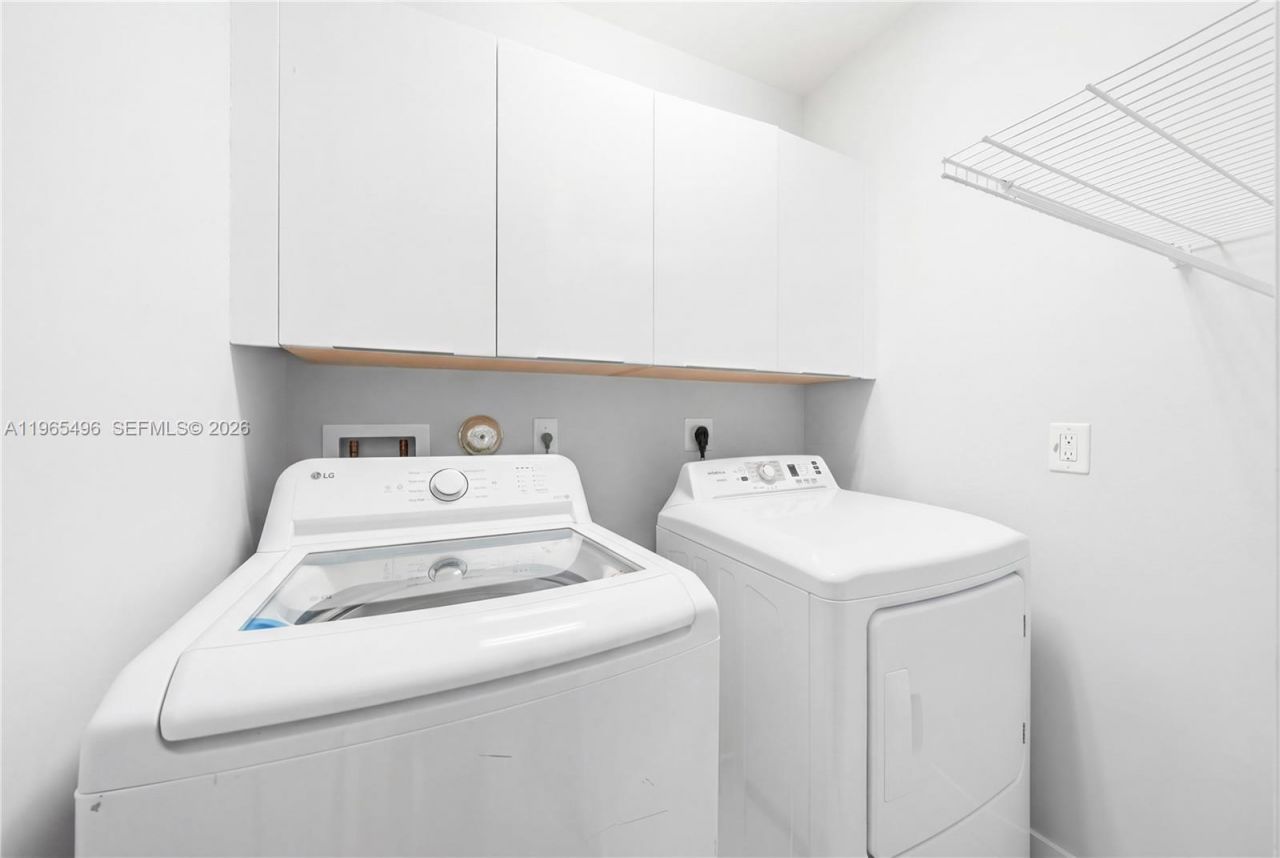 10530 NW 63rd Ter, Doral, FL 33178 Photo