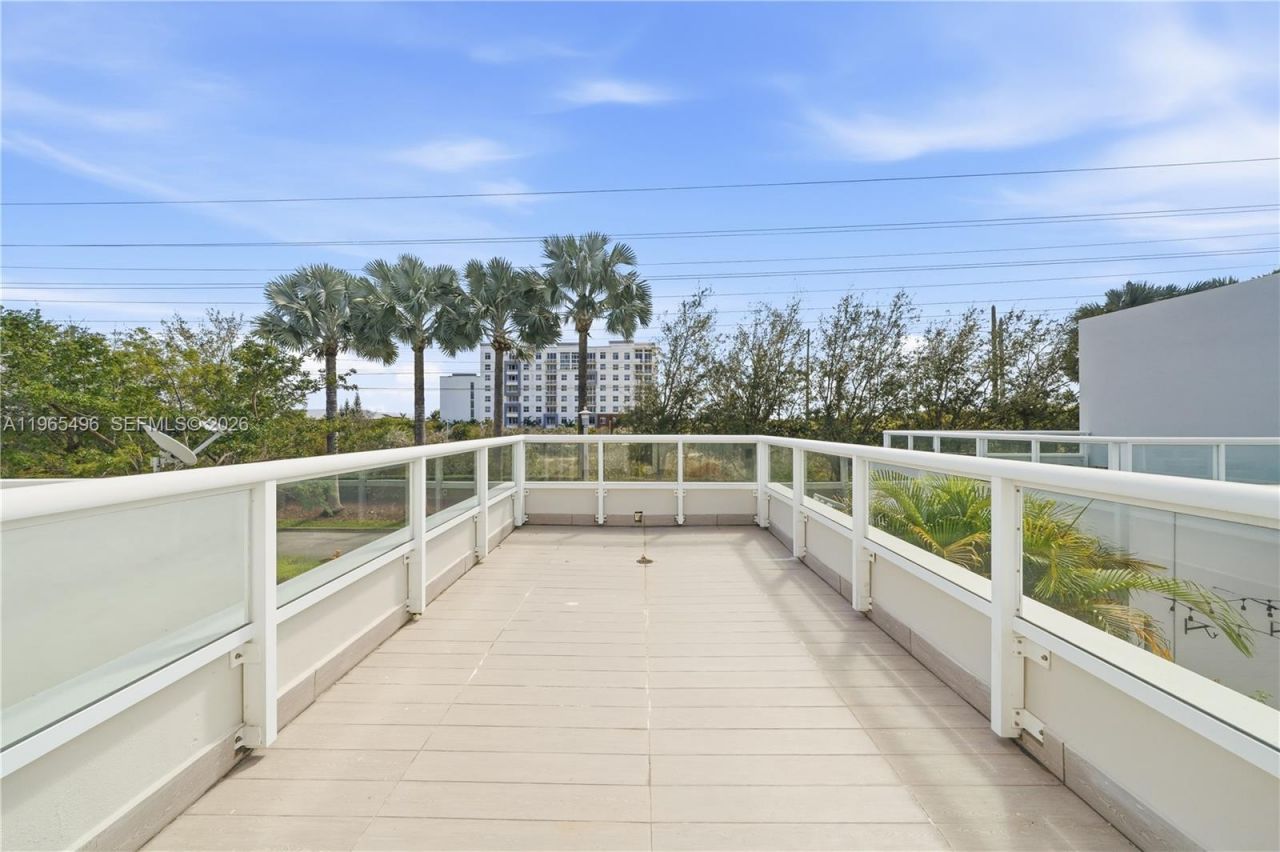 10530 NW 63rd Ter, Doral, FL 33178 Photo
