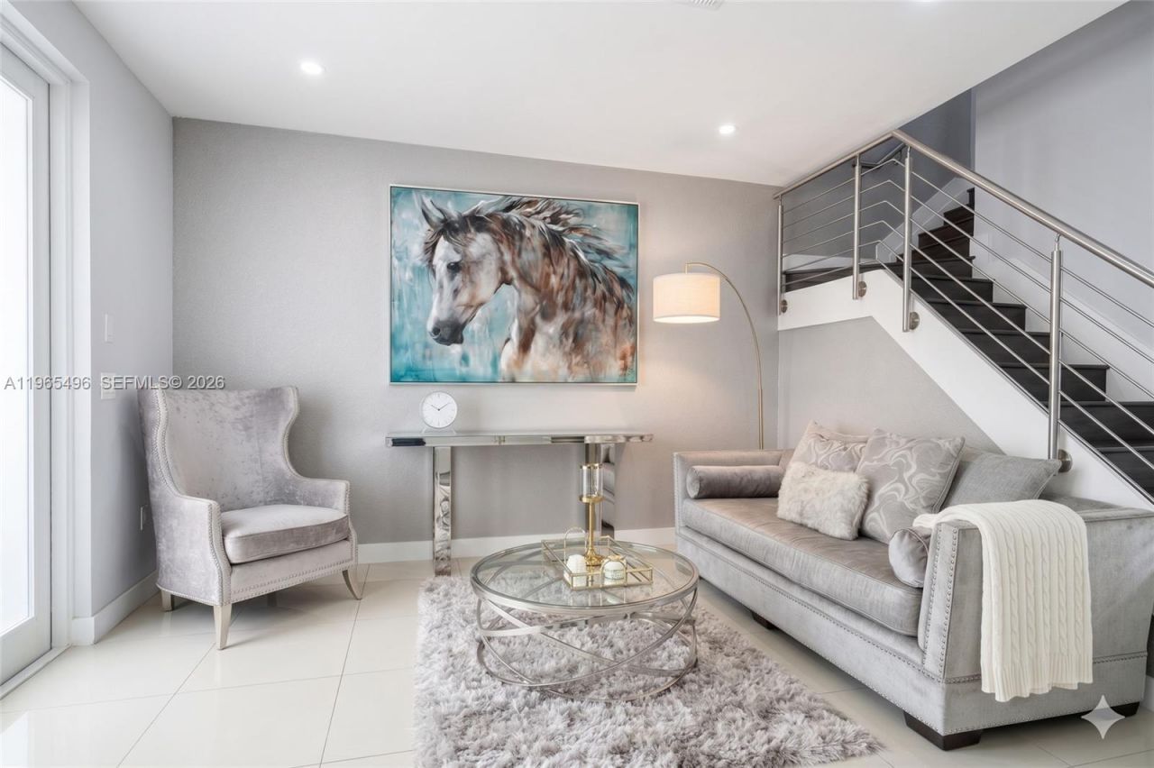 10530 NW 63rd Ter, Doral, FL 33178 Photo