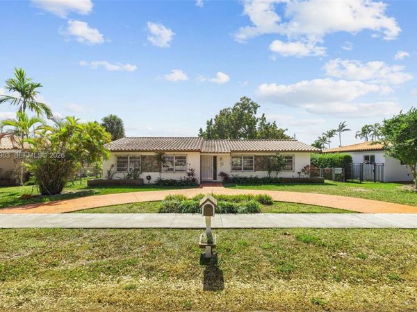 10262 SW 27th St, Miami, FL 33165