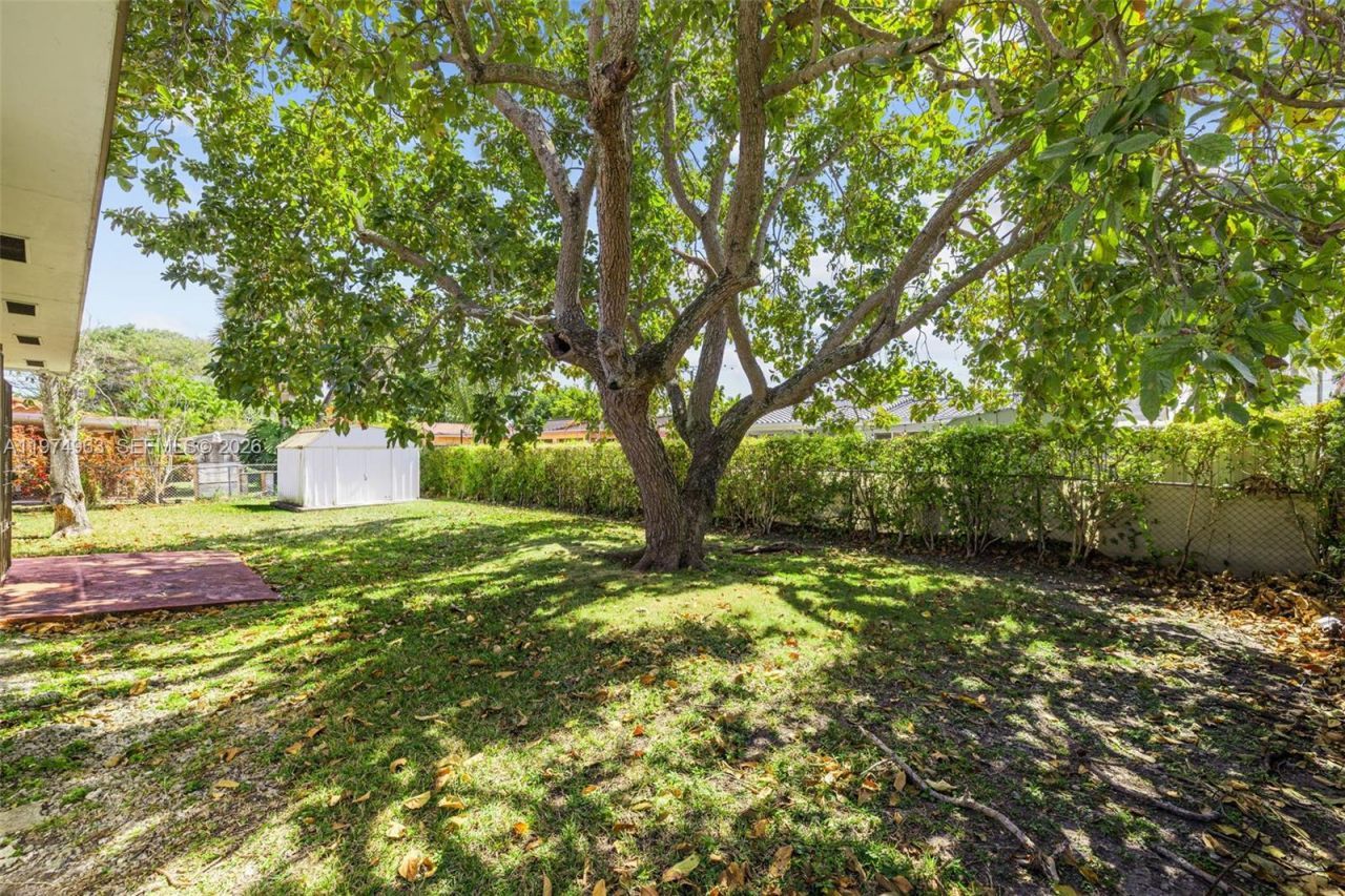 10262 SW 27th St, Miami, FL 33165 Photo