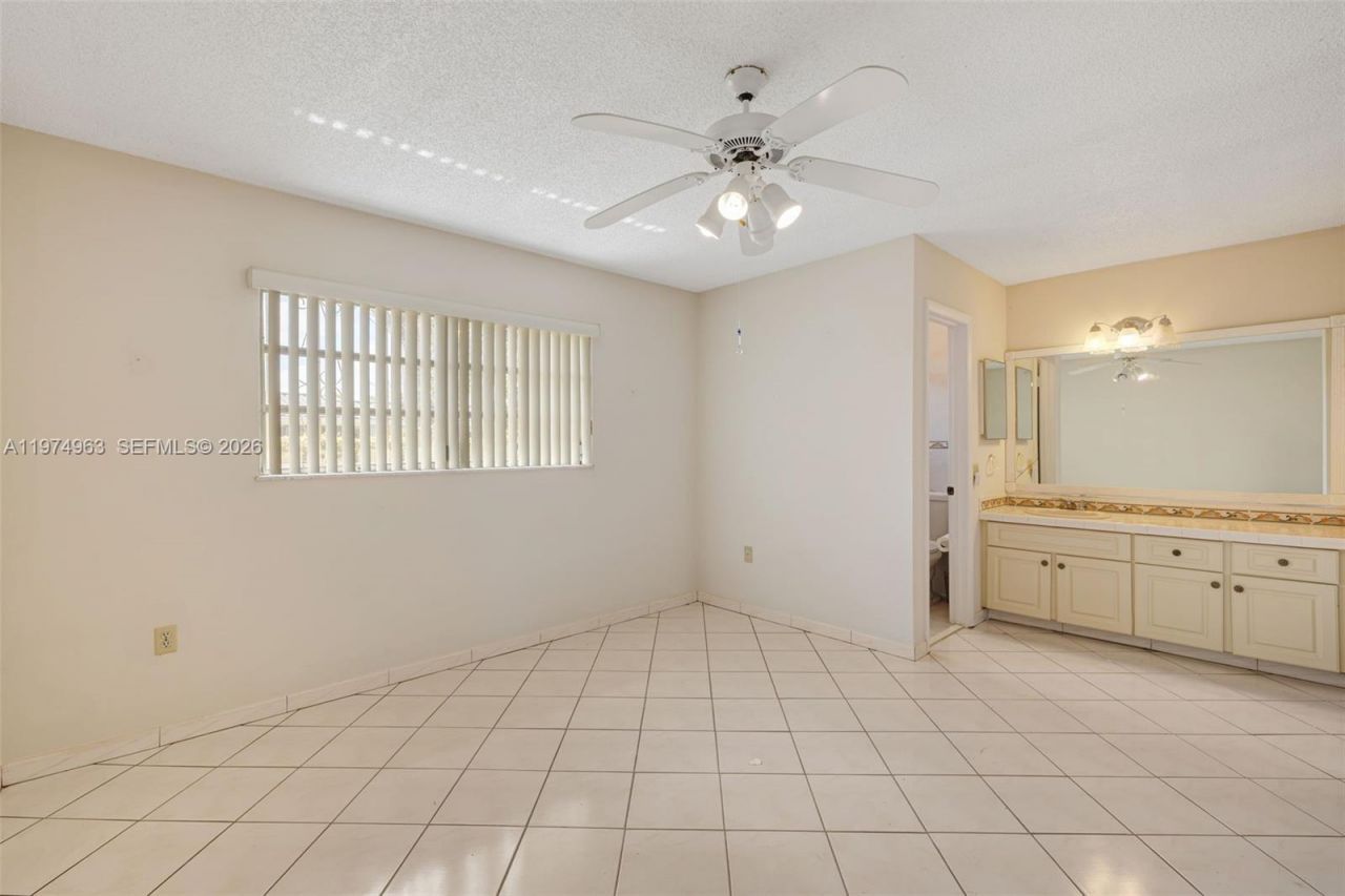 10262 SW 27th St, Miami, FL 33165 Photo