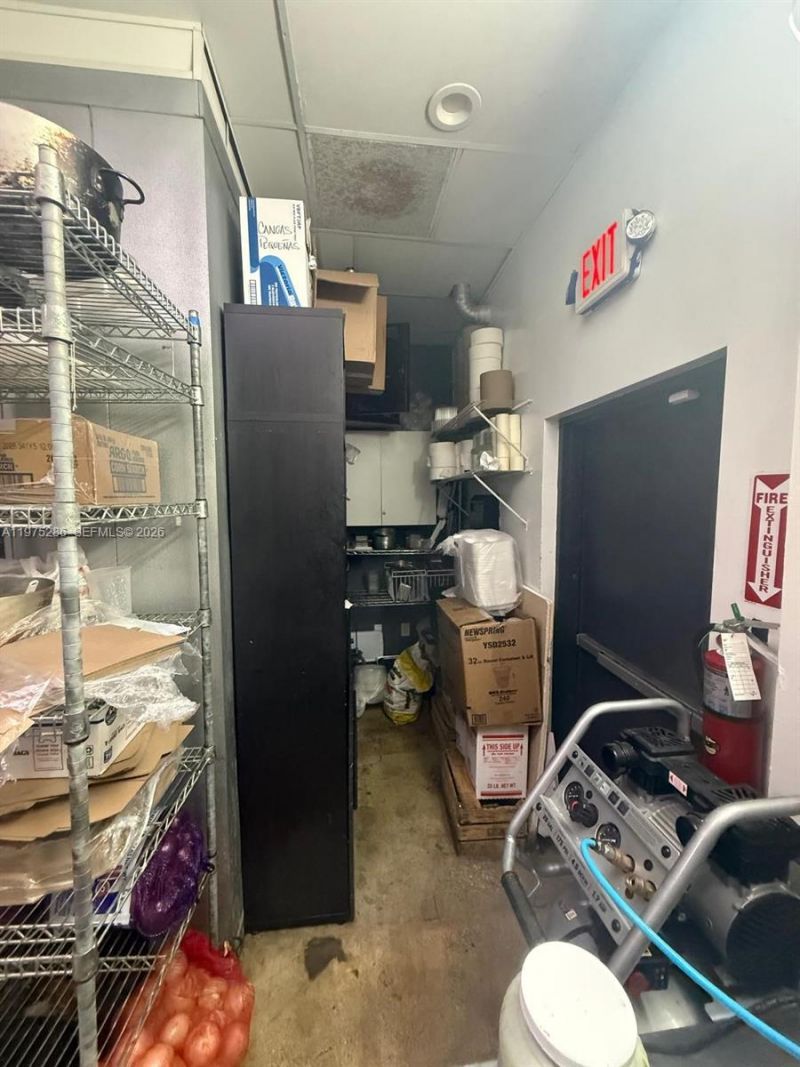 Confidential NW 67th Ave, Hialeah, FL 33015 Photo