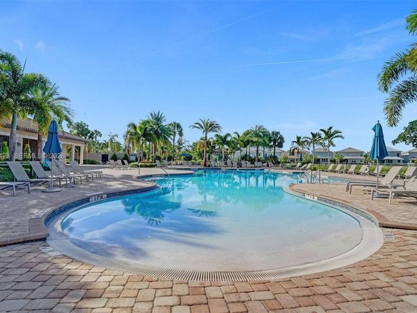 4764 Eucalyptus Dr , Hollywood, FL 33021