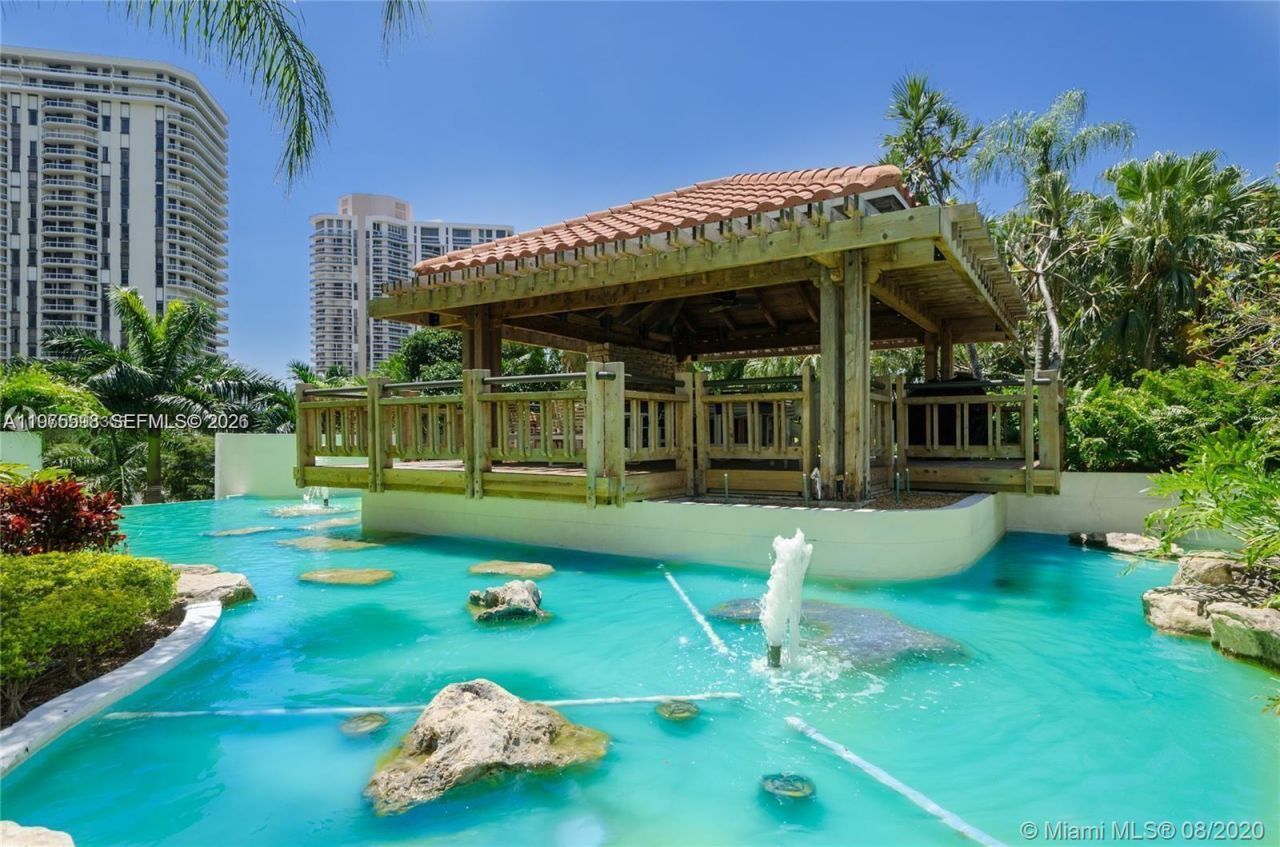 20281 E Country Club Dr , Unit 611, Aventura, FL 33180 Photo