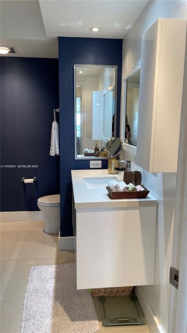 20281 E Country Club Dr , Unit 611, Aventura, FL 33180 Photo