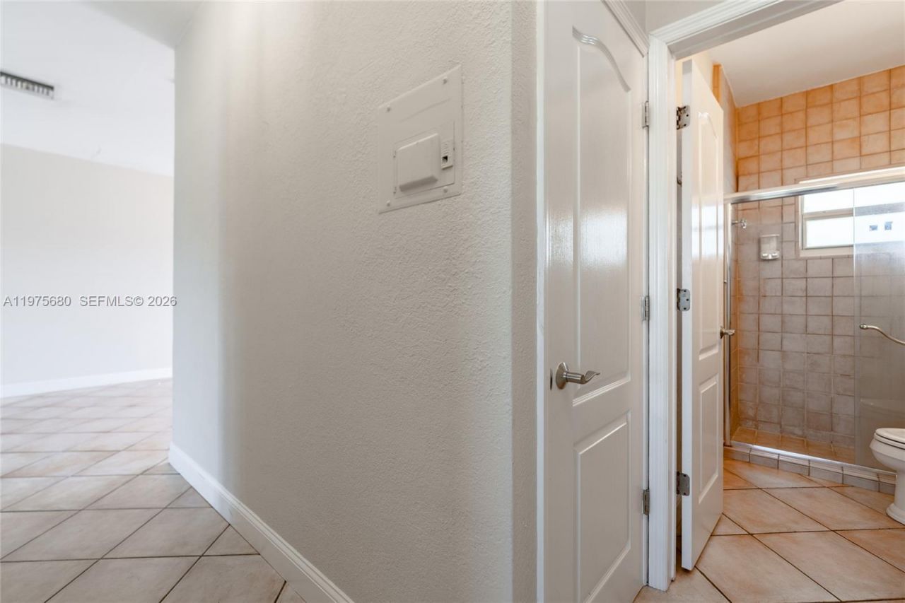 2225 NE 123rd St, Unit 215, North Miami, FL 33181 Photo