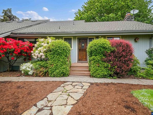 3904 Viewcrest Rd S, Salem, OR 97302