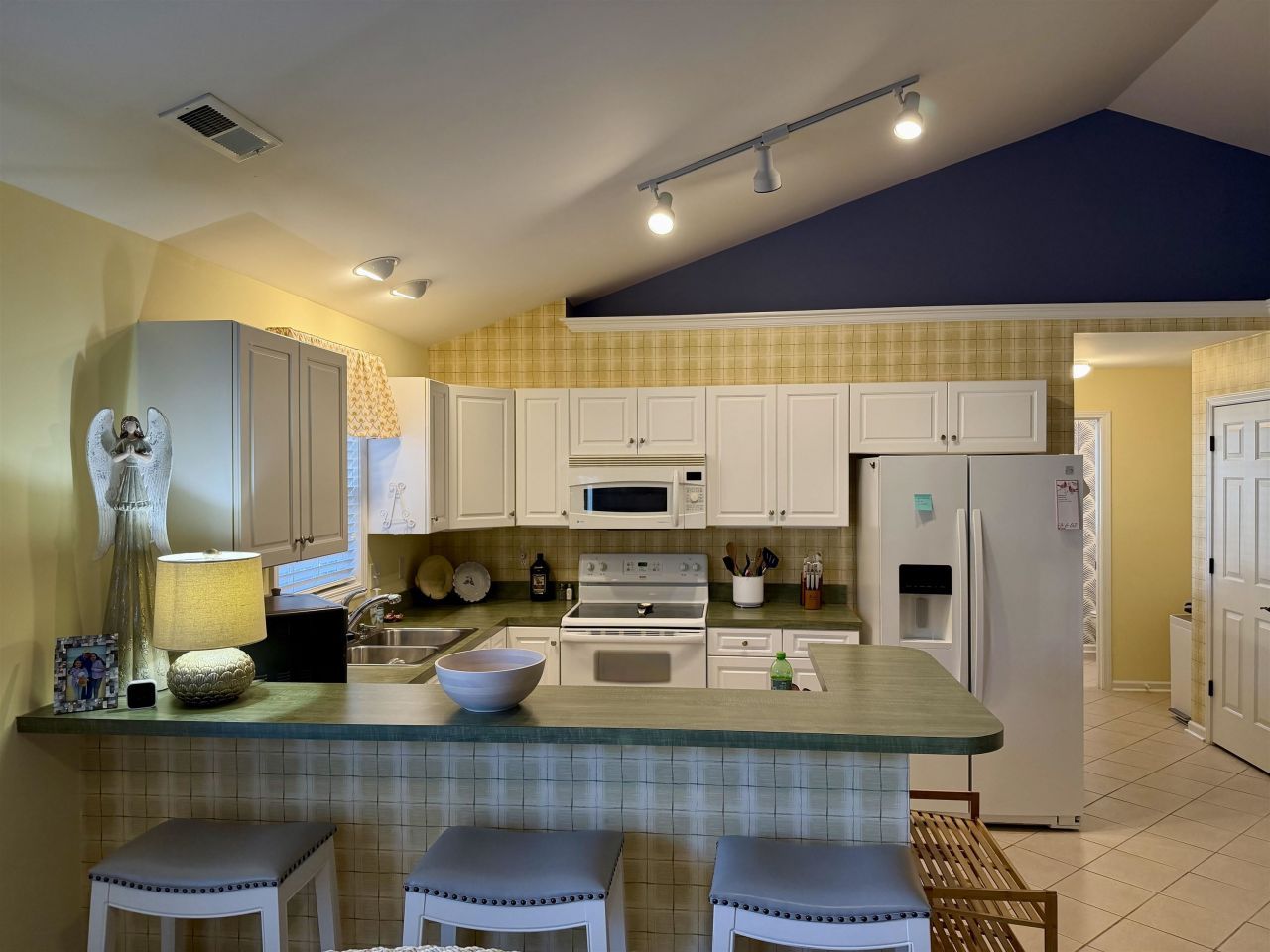 225 Melody Gardens Dr. Photo 7