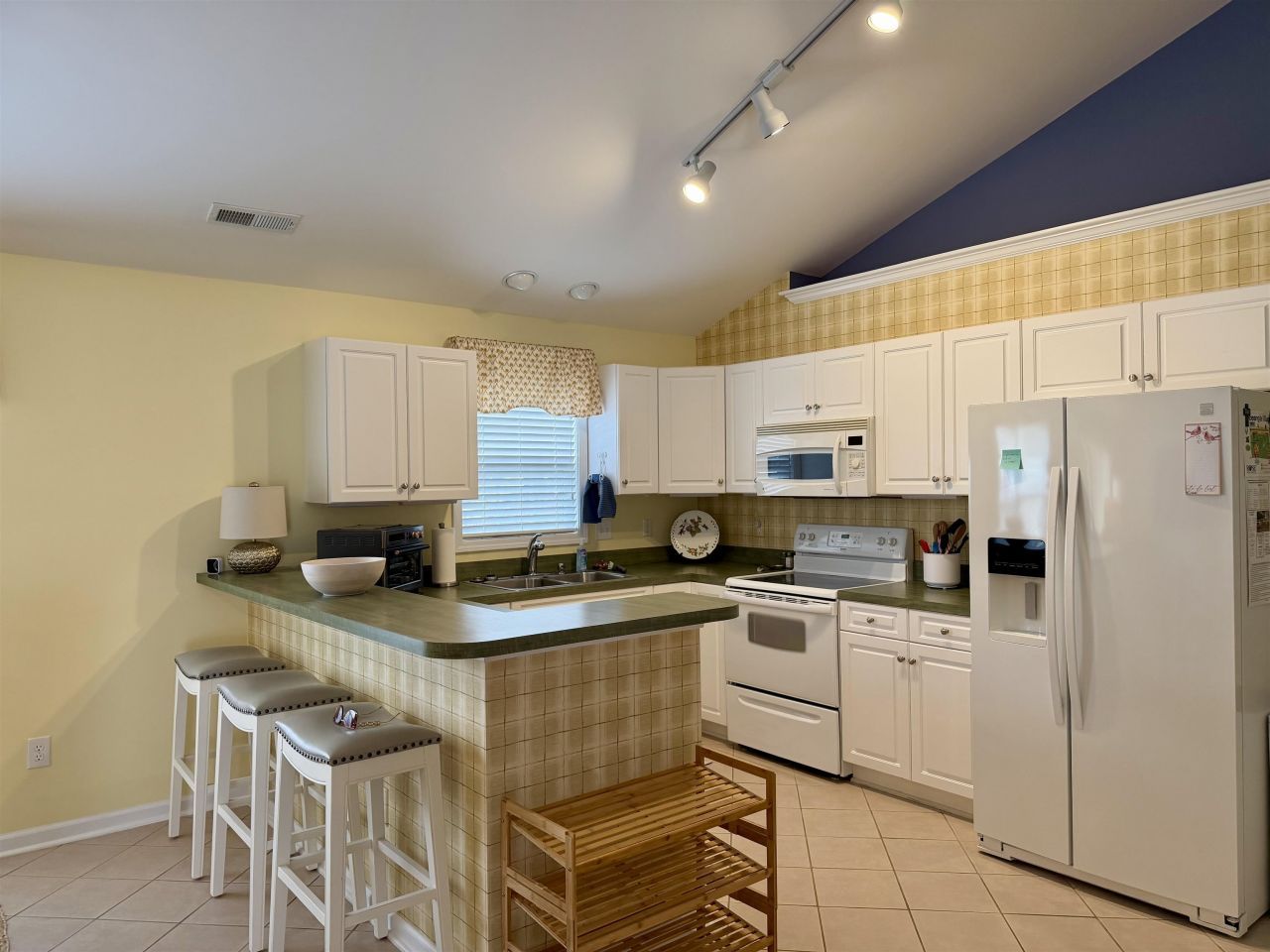 225 Melody Gardens Dr. Photo 9