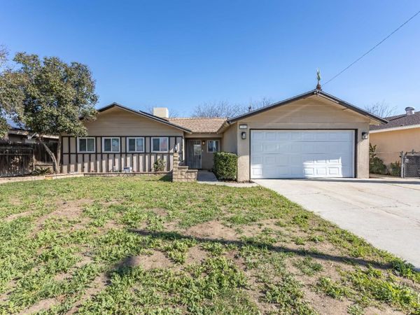 2316 Sandpiper Road, Bakersfield, CA 93309