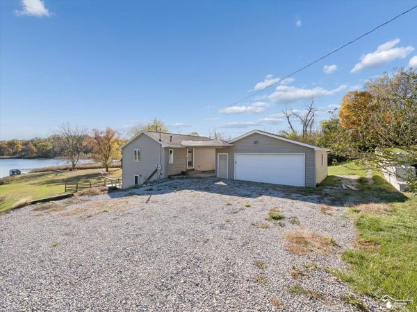 7302 N Lakeview Drive, Hillsdale, MI 49242