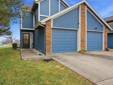 512 NE Brookwood Circle, Unit D, Blue Springs, MO 64014