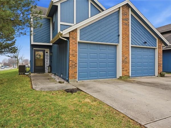 512 NE Brookwood Circle, Unit D, Blue Springs, MO 64014