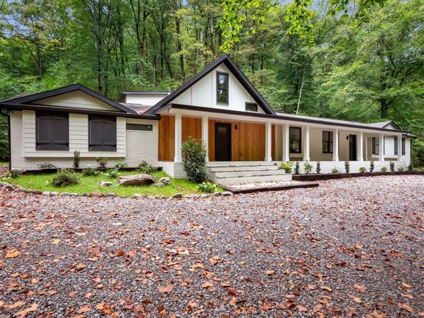 1032 Paint Pony Trl , Pegram, TN 37143