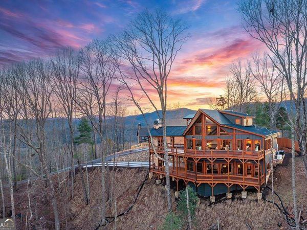 470 Skylight Drive, Blue Ridge, GA 30513