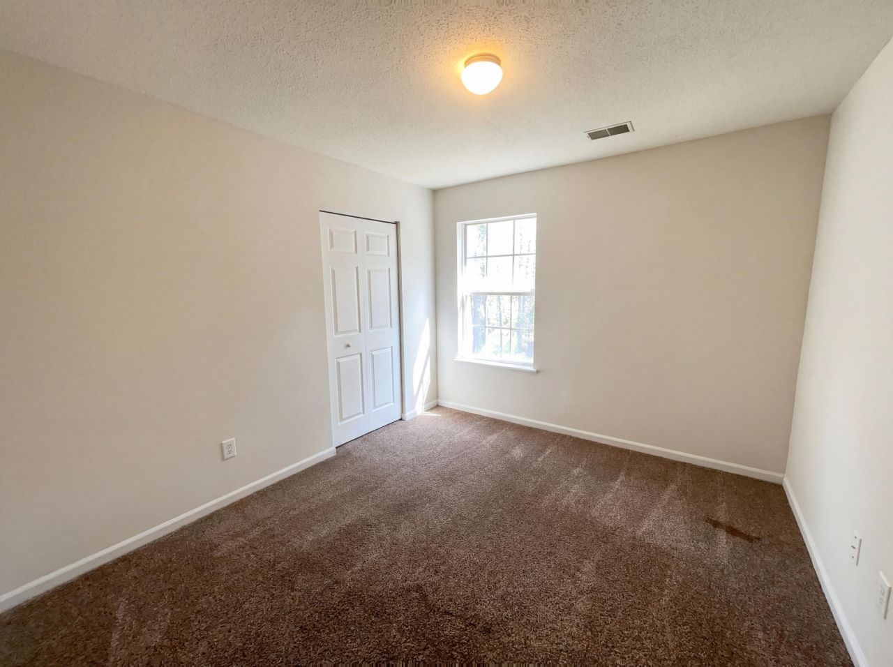 318 Aberdeen Circle Photo 11